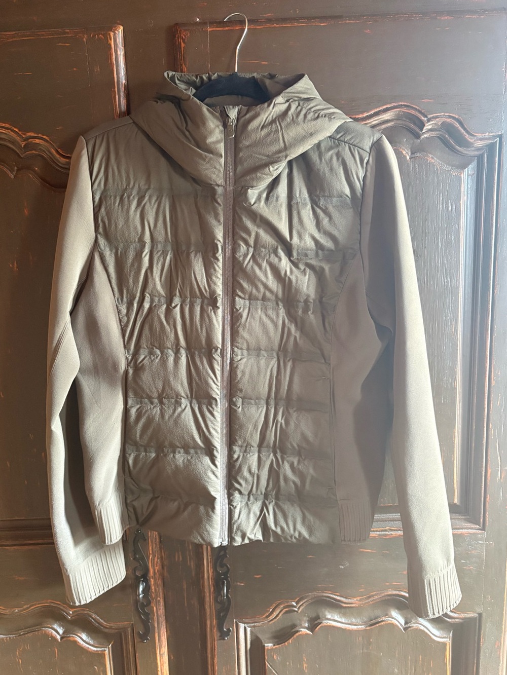 Lululemon Lightweight Quilted Hooded Jacket - Olive Green